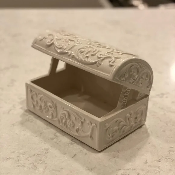 Large white ceramic box